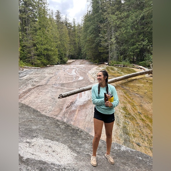 Meet your Posher, Haylee - Picture 2 of 4